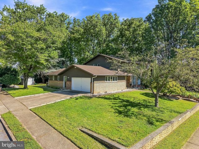2421 W GREENLEAF ST, Allentown, PA 18104