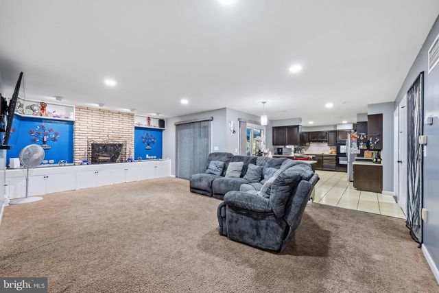 2421 W GREENLEAF ST, Allentown, PA 18104