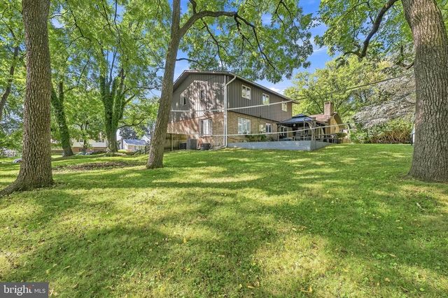 2421 W GREENLEAF ST, Allentown, PA 18104