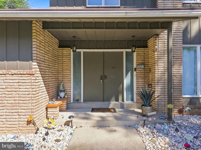 2421 W GREENLEAF ST, Allentown, PA 18104