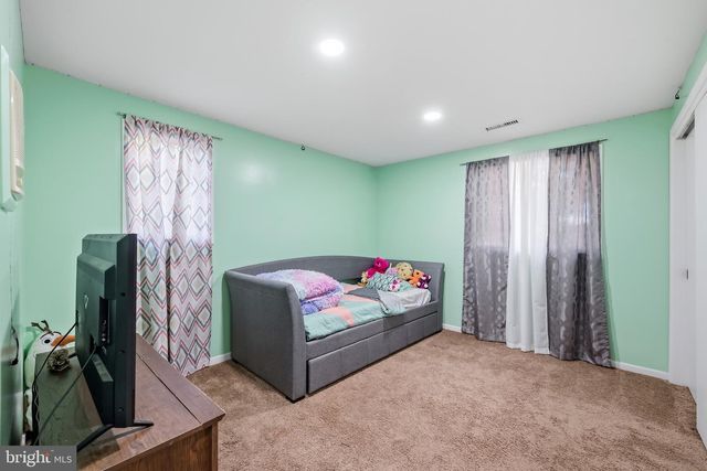 2421 W GREENLEAF ST, Allentown, PA 18104