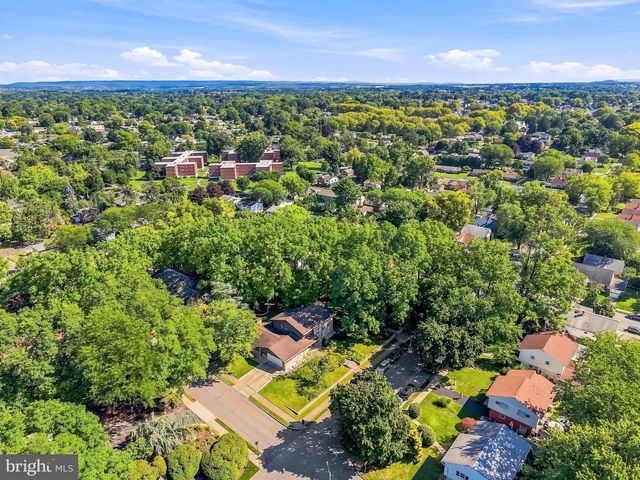 2421 W GREENLEAF ST, Allentown, PA 18104