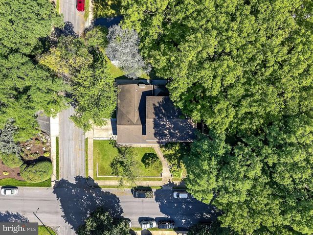 2421 W GREENLEAF ST, Allentown, PA 18104