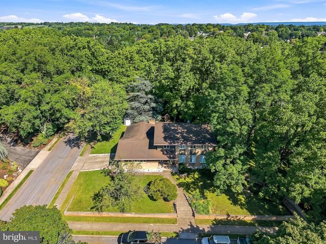 2421 W GREENLEAF ST, Allentown, PA 18104