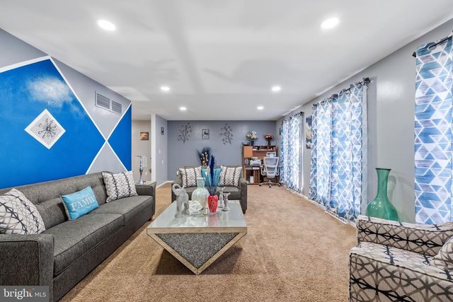 2421 W GREENLEAF ST, Allentown, PA 18104