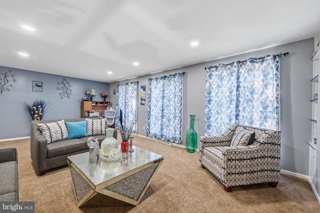 2421 W GREENLEAF ST, Allentown, PA 18104