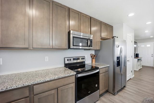 935 E Kirkwood Dr, Pueblo West, CO 81007