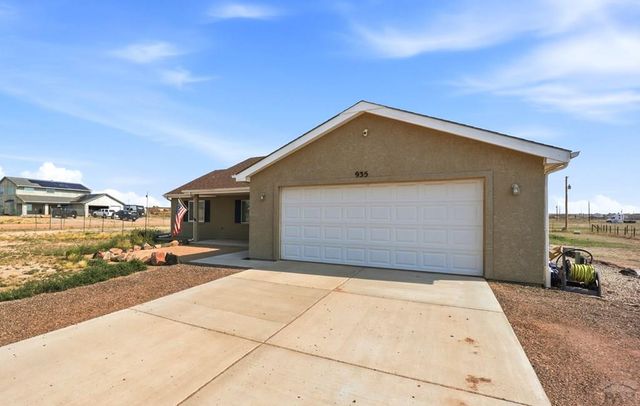 935 E Kirkwood Dr, Pueblo West, CO 81007