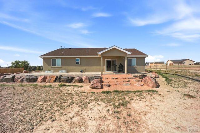 935 E Kirkwood Dr, Pueblo West, CO 81007