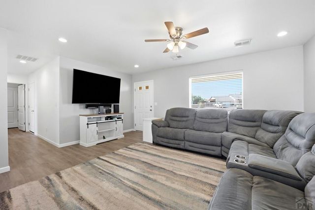 935 E Kirkwood Dr, Pueblo West, CO 81007