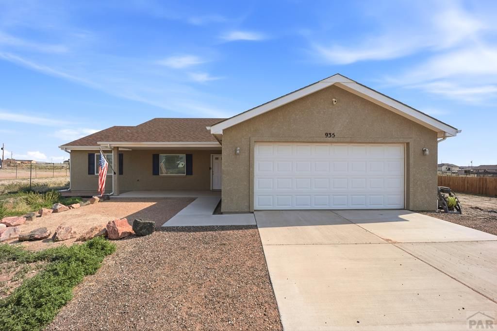 935 E Kirkwood Dr, Pueblo West, CO 81007