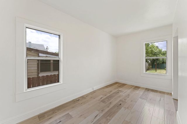 4220 33rd St, Sacramento, CA 95820