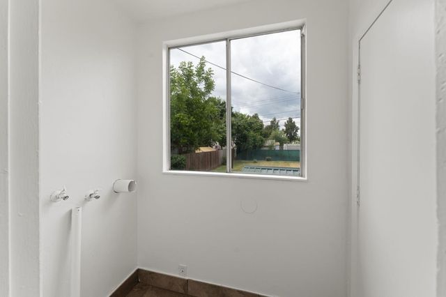 4220 33rd St, Sacramento, CA 95820