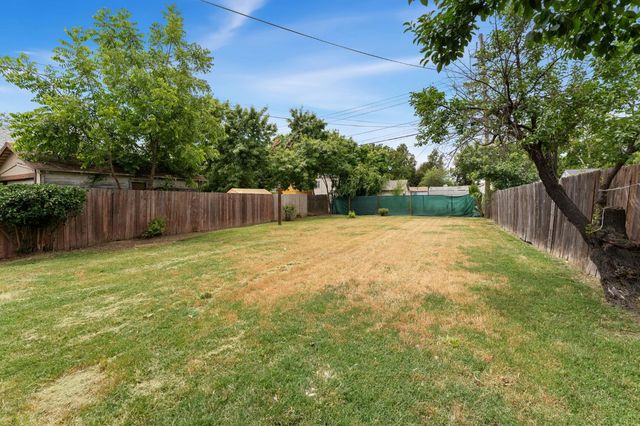 4220 33rd St, Sacramento, CA 95820