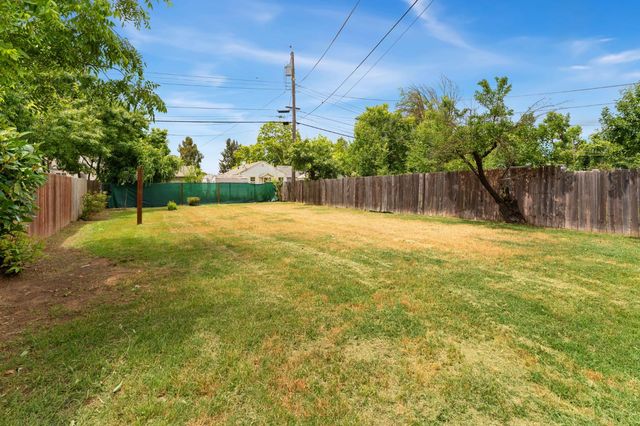 4220 33rd St, Sacramento, CA 95820