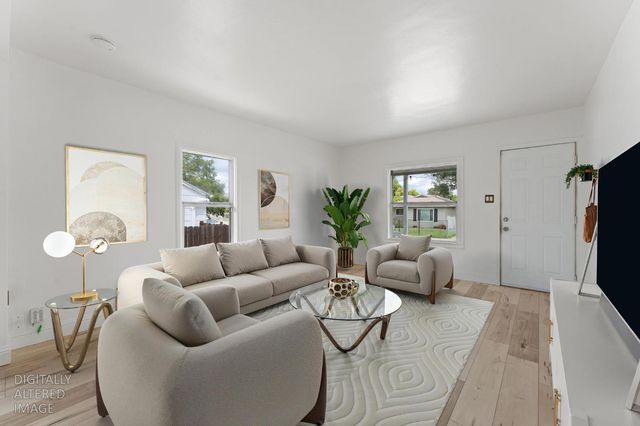 4220 33rd St, Sacramento, CA 95820