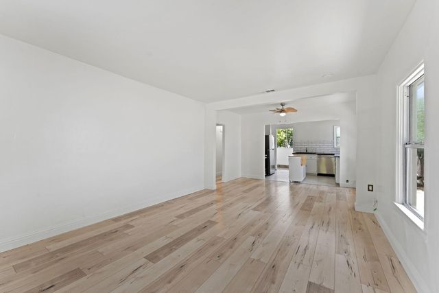 4220 33rd St, Sacramento, CA 95820