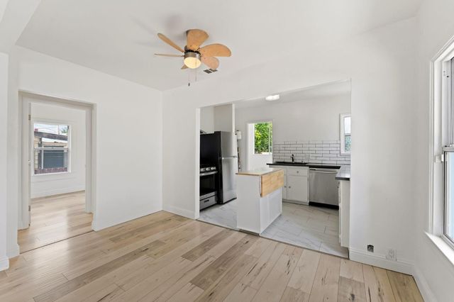 4220 33rd St, Sacramento, CA 95820