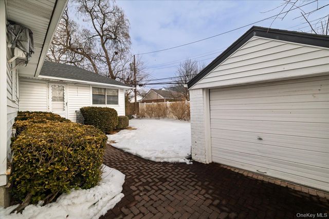 36 Wellsboro Road, Valley Stream, NY 11580