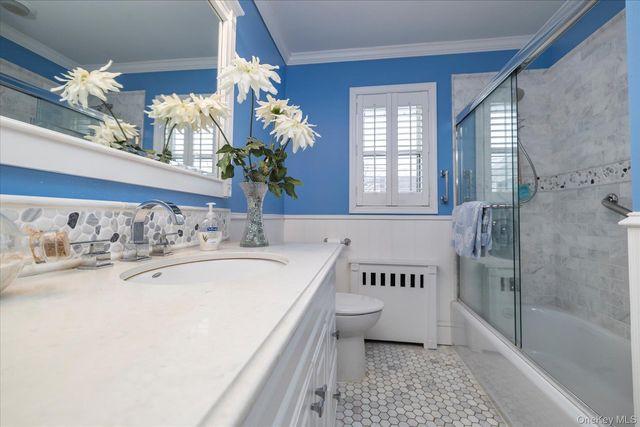 36 Wellsboro Road, Valley Stream, NY 11580