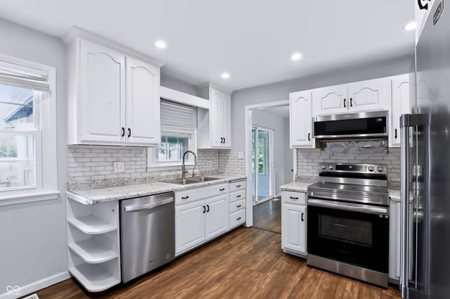 5226 W Southport Road, Indianapolis, IN 46221