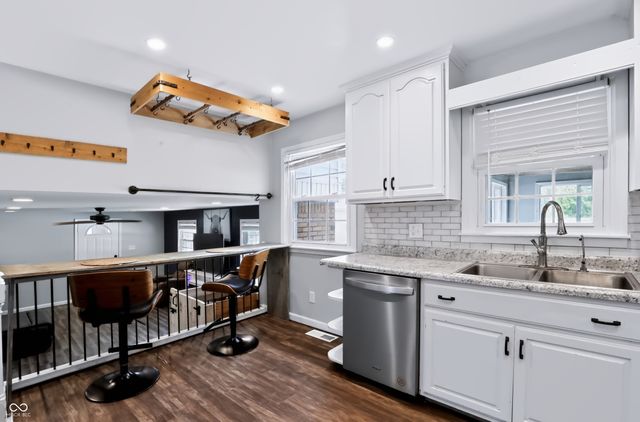 5226 W Southport Road, Indianapolis, IN 46221