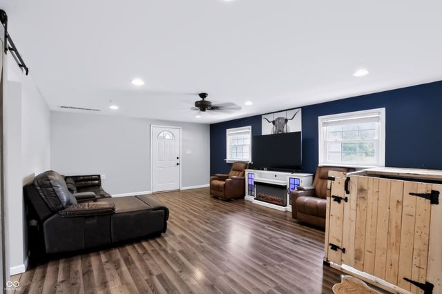 5226 W Southport Road, Indianapolis, IN 46221