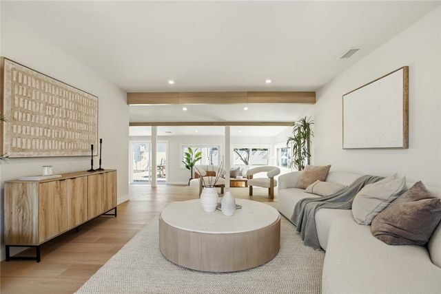 7358 Paso Robles ave, Los Angeles, CA 91406