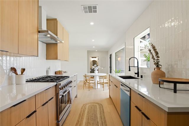 7358 Paso Robles ave, Los Angeles, CA 91406