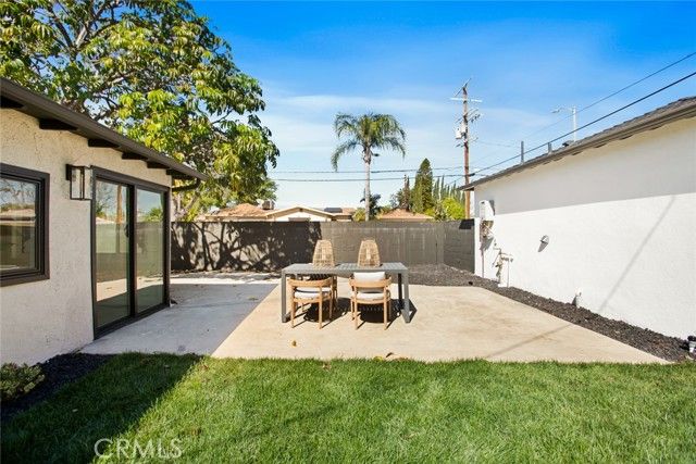 7358 Paso Robles ave, Los Angeles, CA 91406