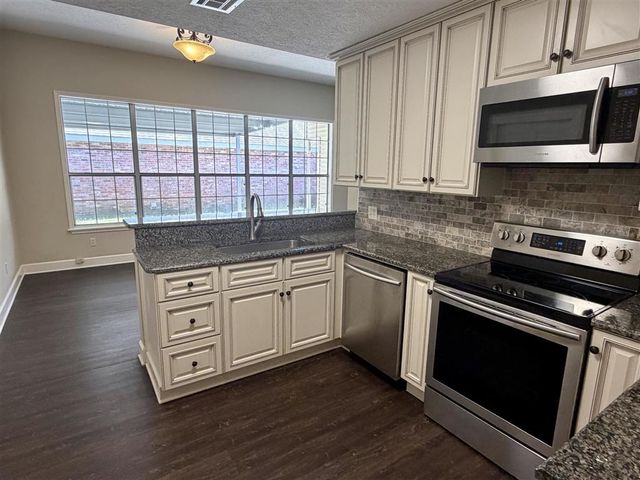 4551 Summerdale Street, Lake Charles, LA 70605