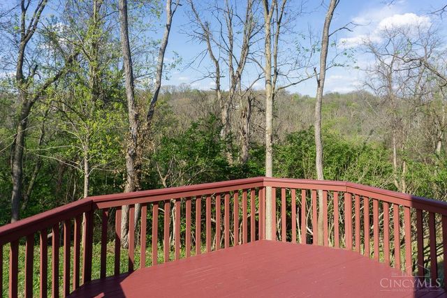 2560 Coveyrun Court, Cincinnati, OH 45230