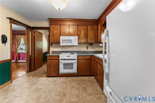 14251 Beach Rd, Chesterfield, VA 23838