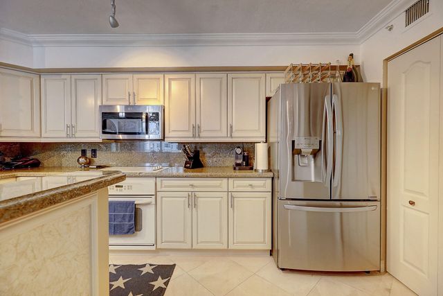 3606 S Ocean 703 Boulevard 703, Highland Beach, FL 33487