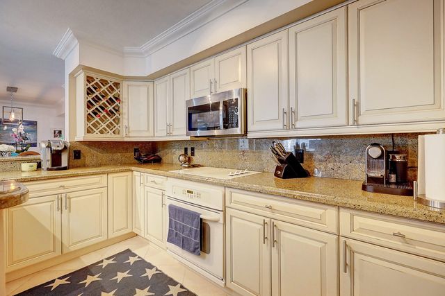 3606 S Ocean 703 Boulevard 703, Highland Beach, FL 33487