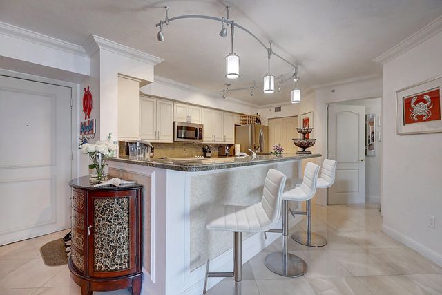 3606 S Ocean 703 Boulevard 703, Highland Beach, FL 33487
