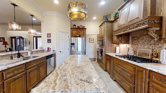 3722 Cove Timber Avenue, Granbury, TX 76049