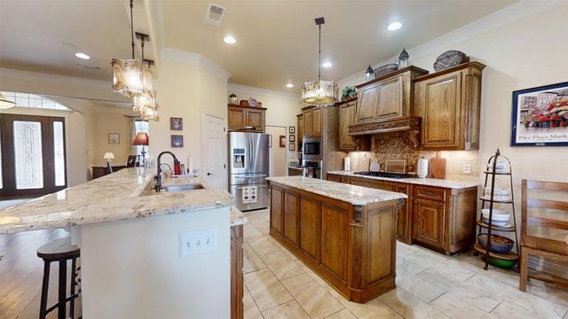 3722 Cove Timber Avenue, Granbury, TX 76049