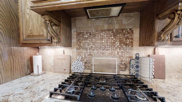 3722 Cove Timber Avenue, Granbury, TX 76049