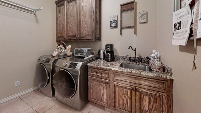 3722 Cove Timber Avenue, Granbury, TX 76049