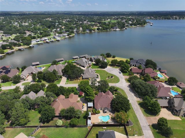 3722 Cove Timber Avenue, Granbury, TX 76049