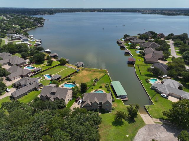 3722 Cove Timber Avenue, Granbury, TX 76049