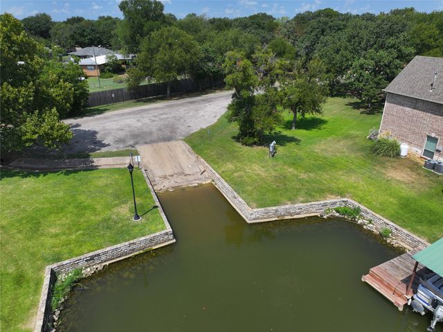 3722 Cove Timber Avenue, Granbury, TX 76049