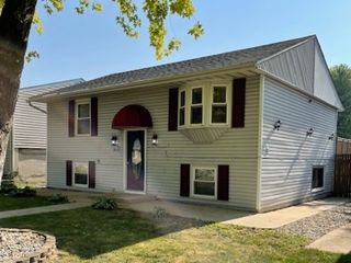 266 S Randolph Avenue, Bradley, IL 60915
