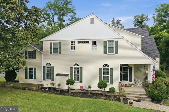 232 MARYLAND AVE, Hamilton, VA 20158
