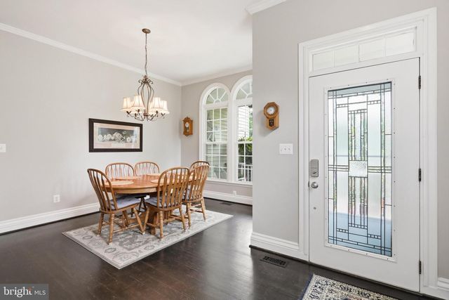 232 MARYLAND AVE, Hamilton, VA 20158