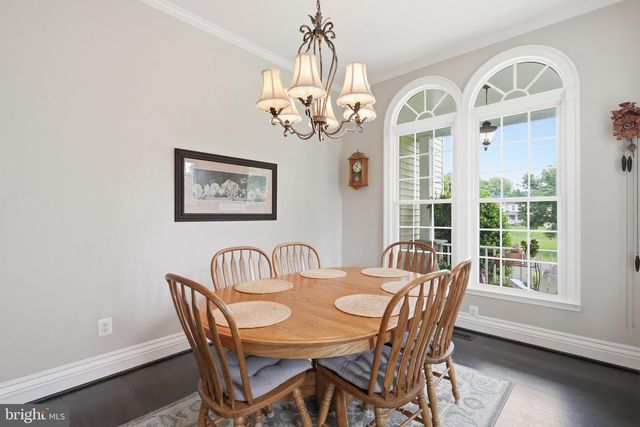 232 MARYLAND AVE, Hamilton, VA 20158