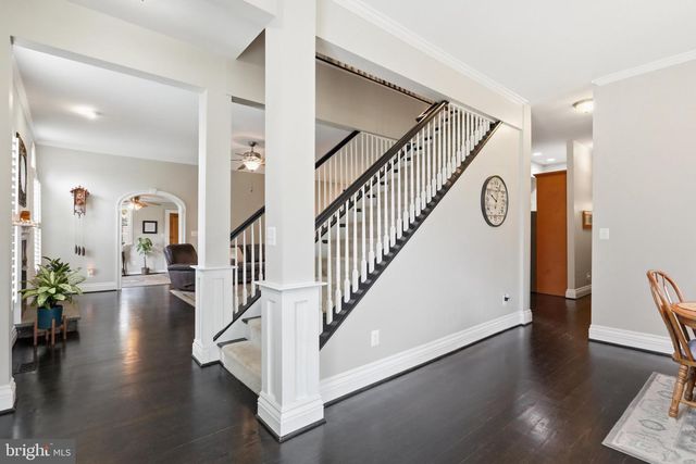 232 MARYLAND AVE, Hamilton, VA 20158