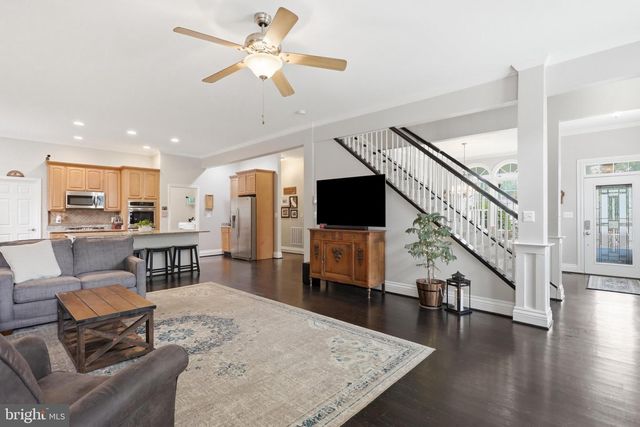 232 MARYLAND AVE, Hamilton, VA 20158