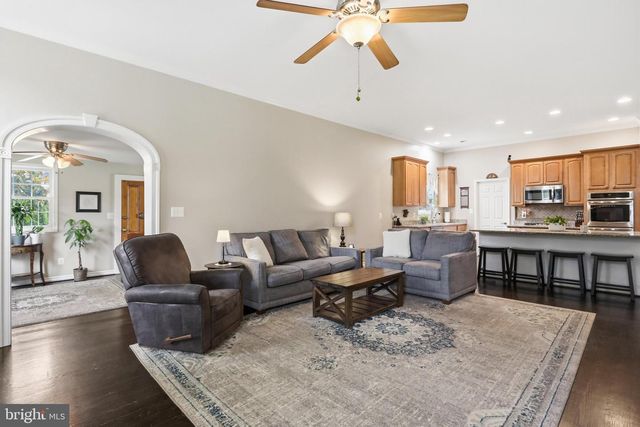 232 MARYLAND AVE, Hamilton, VA 20158